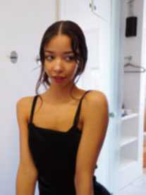 褐色苗條貧乳美女、從未見過這麼棒的身體！意外的沉穩性格超可愛。