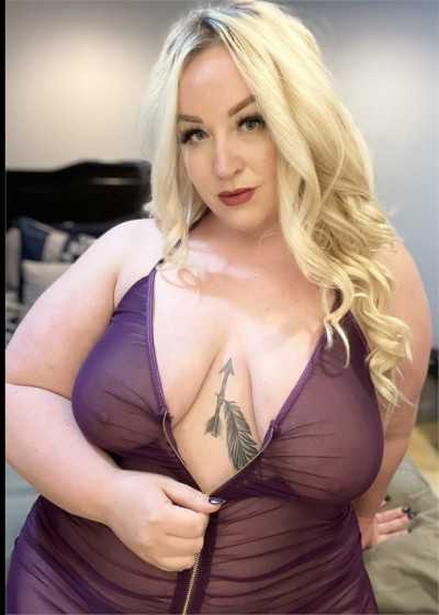 Zoey Skyy 和 Jamie Knox 開始行動