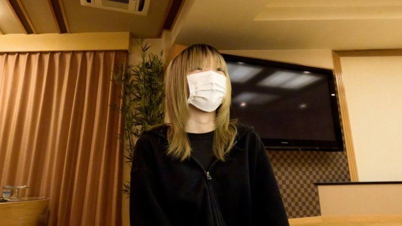 朝陽(18) 纖細小乳的第二次拍攝時別角度影片。用舔乳頭折磨讓她一直高潮的場景，以2種角度收錄了肛門貫通ATM