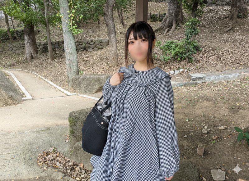 【初次】※爆乳Cosplayer 那位人氣Cosplayer因為缺錢而應徵高收入打工!! 用嬌弱的嘴巴侍奉兒子，/最後，在深處大量「中出」注入!!