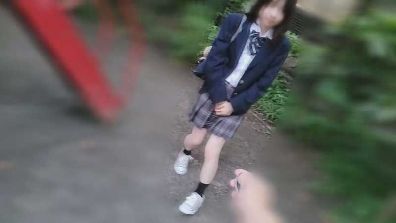 貧乳・公園後到賓館做危險的事&hellip;體內中出