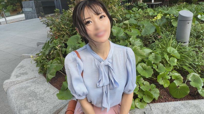 A woman in her late 20s who spent her 20s as an idol! Now a married woman in her early 30s,she abandons her peaceful post-marriage life to seek thrills,engaging in adulterous creampie sex with a well-endowed man!!