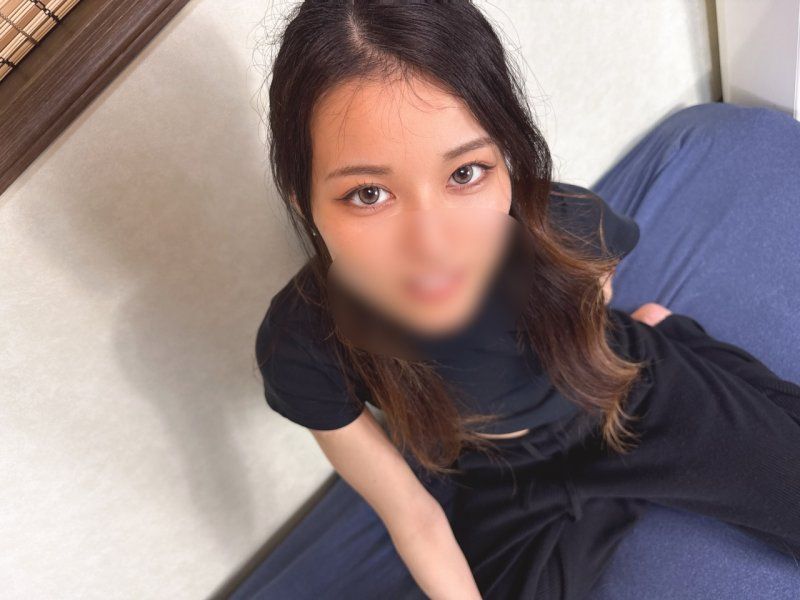 【完全素人&初撮】超纖細美人♡超敏感體質,巨根肉棒插入悶絕。比男友更爽,連呼太爽了…多次高潮的中出插入！※有特典※