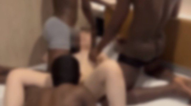 【無・初】【70%OFF】彼氏の前でデカ尻・美乳の美女を巨根黒人3人で激しくハメまくり、大量のぶっ・か・け・生中出しのNTR汗だく4Pファック!