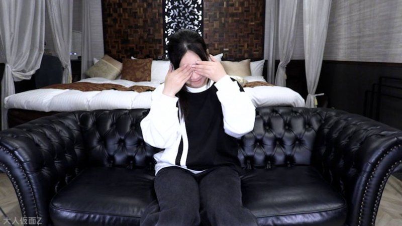 櫻(18)連續2天拍攝的第2天 滴著愛液地搖搖晃晃地被中出 前一天中出的感想，聽取後進行羞恥責備或是讓她舔肛門