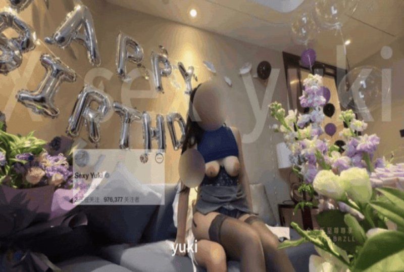 杏吧传媒 喜庆性爱蓝色o制服短裙黑丝-sexy_yuki