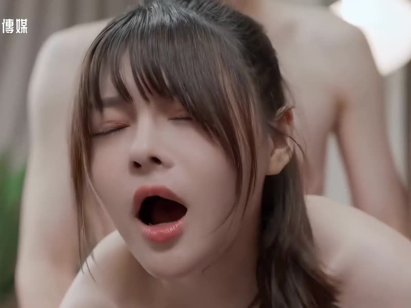 渡边传媒 飢渴巨乳啦啦隊女孩vs兩位男優領獎後激烈插入直到失去意識!!