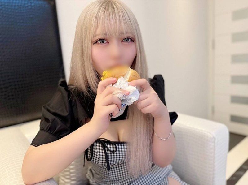 【天然Hカップ】最高すぎるBODYなコンカフェ嬢！感度抜群の美爆乳ボディを肉棒挿入で膣奥ガン突きパコされてイキまくる姿がたまらない♡