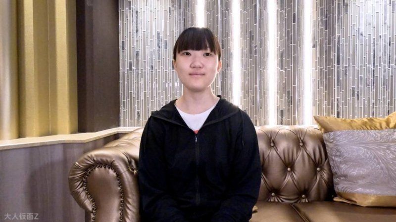 心愛(19) 在陰道內射精後，把精液舀起來放進嘴裡，或是用女上男下姿勢用玩具玩弄她，她就好像鯨魚一樣噴水了