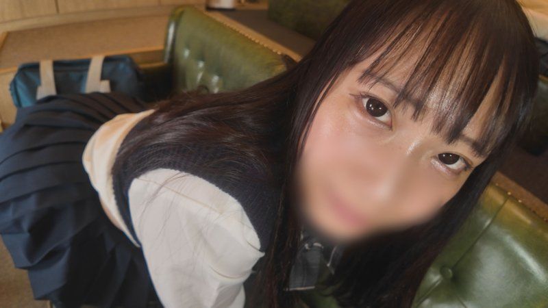 無修正＜G罩杯純白身體,人生首次生中出＞東北出生,港町長大,被吸引眼神的18歲制服軟嫩小穴,將精液一滴不剩地注入小穴裡了！
