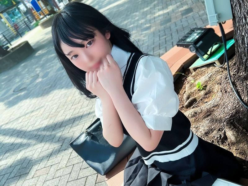 初次拍攝、露臉！三天限定！！以為她是溫柔內向的20歲美巨乳女大學生！！結果脫下衣服後居然是F罩杯巨乳&hellip;還很純潔的身體中出兩次！！