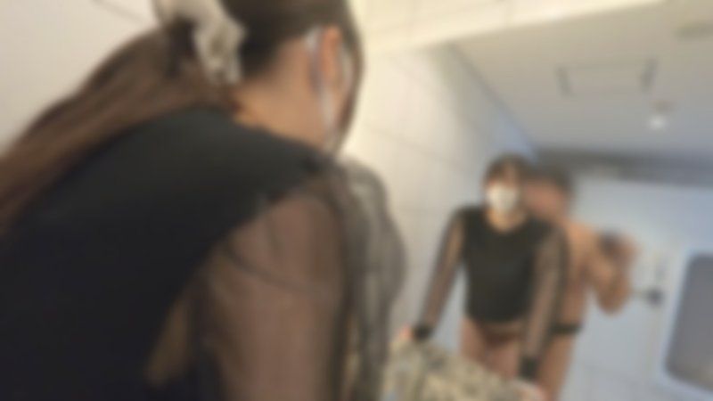 ♡4/5日止半價【無碼・完全素人・無套中出】冷豔美女！高挑纖細的OL小姐是超喜歡被責備陰蒂的淫蕩女性。從後面被大叔的粗肉棒咚咚頂，中出時的