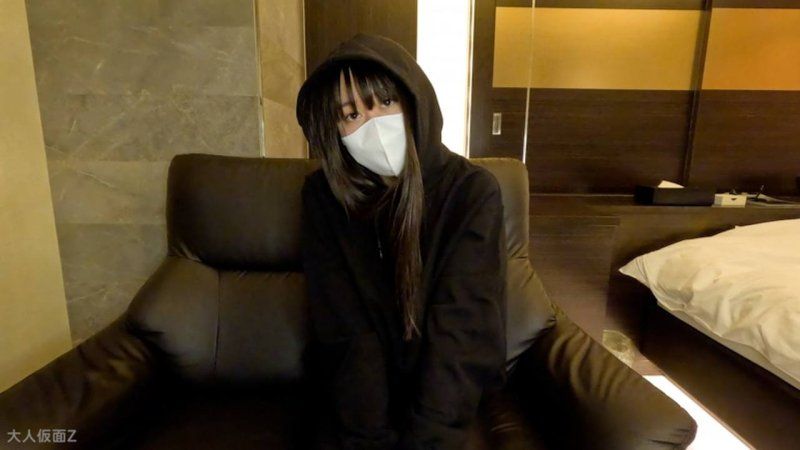 【素人初次拍攝】Hazu(18) 173cm58kg模特兒身材貧乳的第一次中出。雖然一開始很緊張，但仔細地責弄她後，她就連續高潮了。